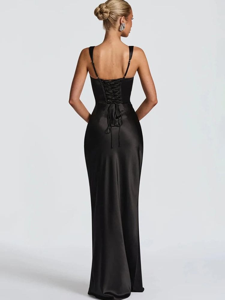 Vestido preto longo de cetim com alças ajustáveis e caimento perfeito Moda Origem