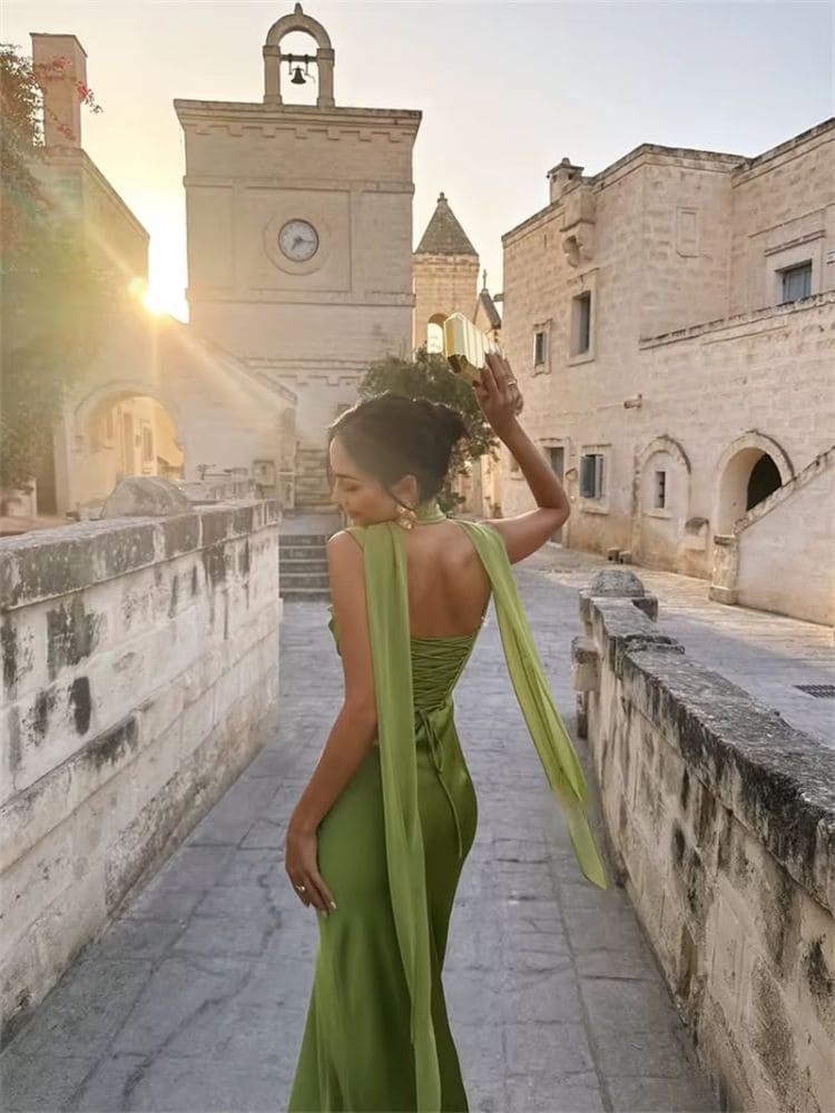 Vestido de festa longo verde cetim com lenço fino da Moda Origem