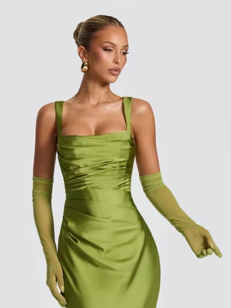 Vestido longo cetim verde para casamento e festa com lenço da Moda Origem