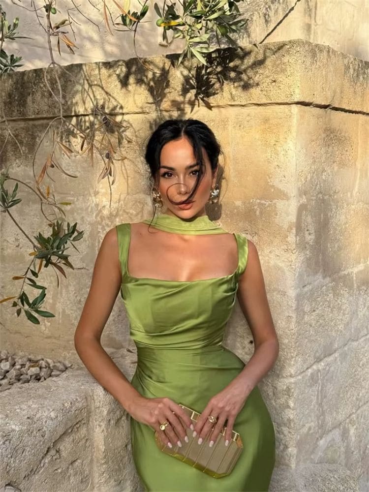 Elegante vestido longo de cetim com corpete e cadarço Moda Origem