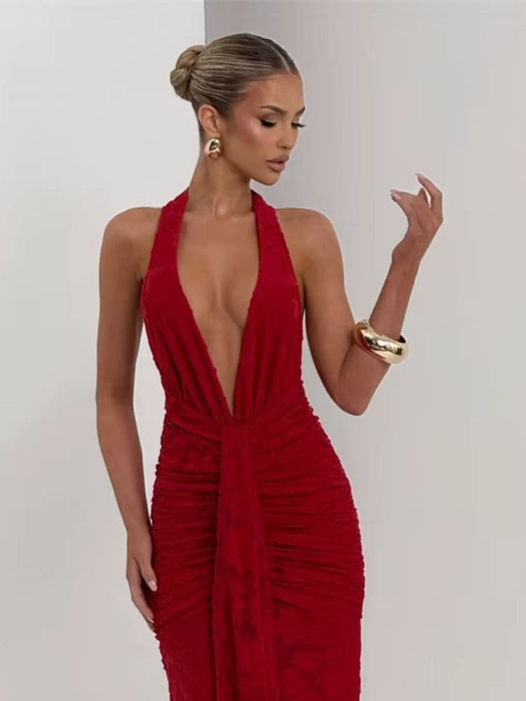 Close na renda floral do vestido vermelho de festa da Moda Origem