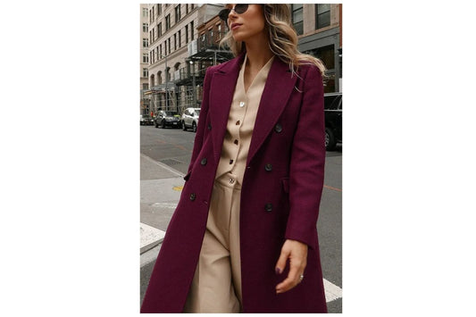 Seleção de roupas de inverno feminina com casacos longos e elegantes para a temporada 2026 da Moda Origem.