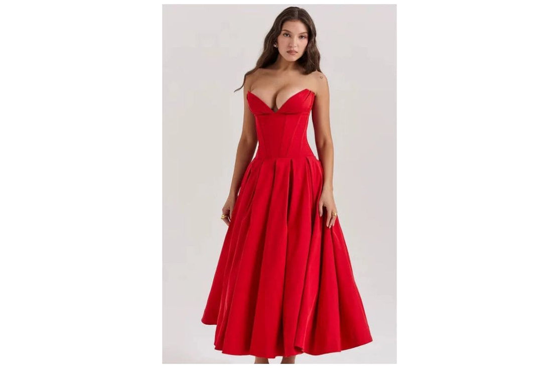 Vestido midi tomara que caia em tecido fluido, ideal para baixinhas, elegante para festa ou casamento