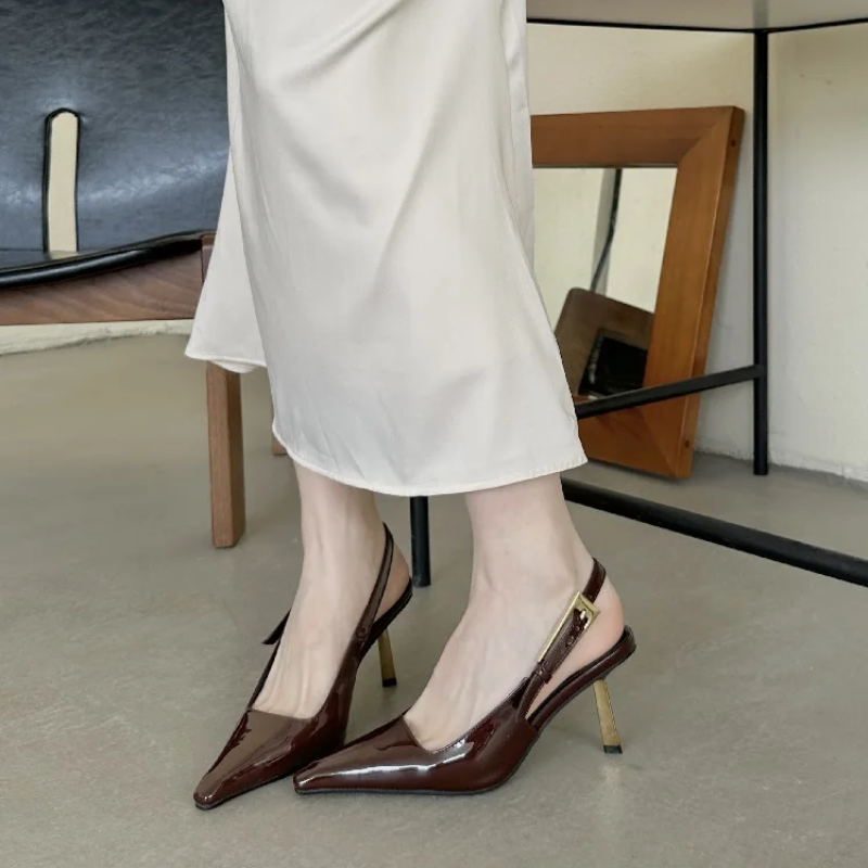 Scarpin Slingback Verniz Salto Fino