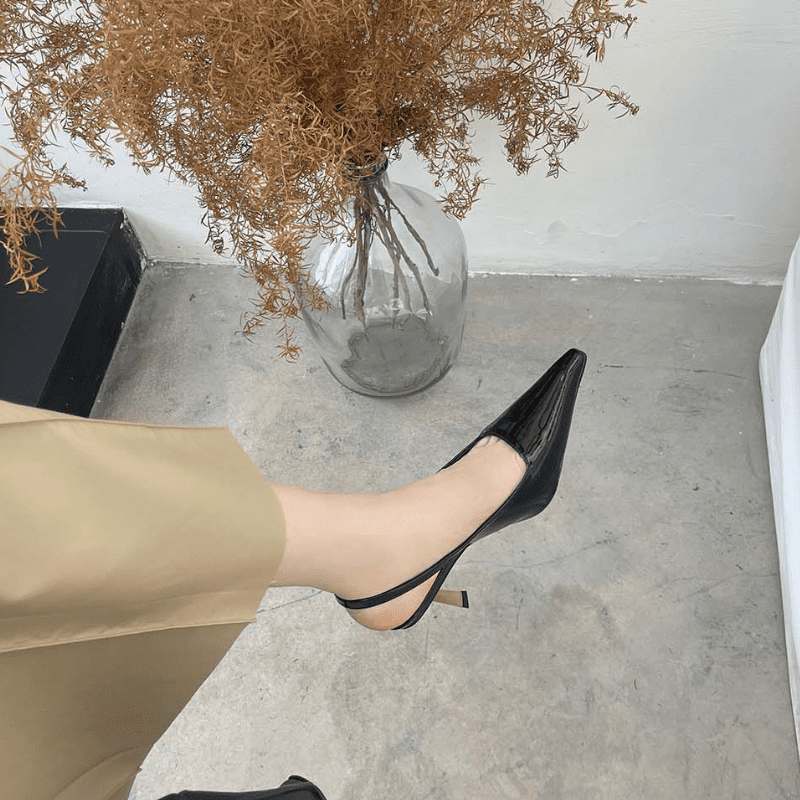 Scarpin Slingback Verniz Salto Fino