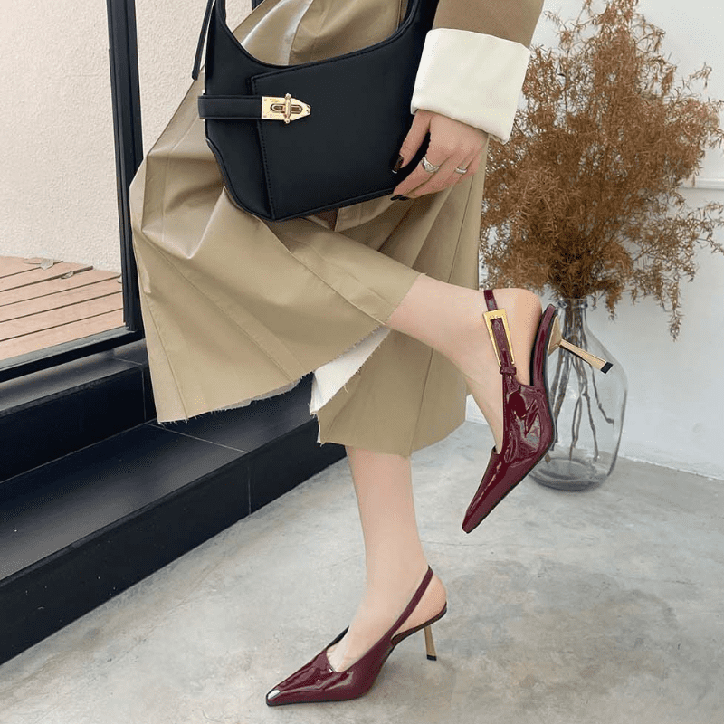 Scarpin Slingback Verniz Salto Fino