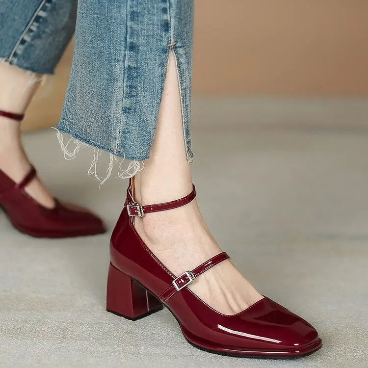 Sapato Feminino Mary Jane de Couro com Fivela Dupla Vinho