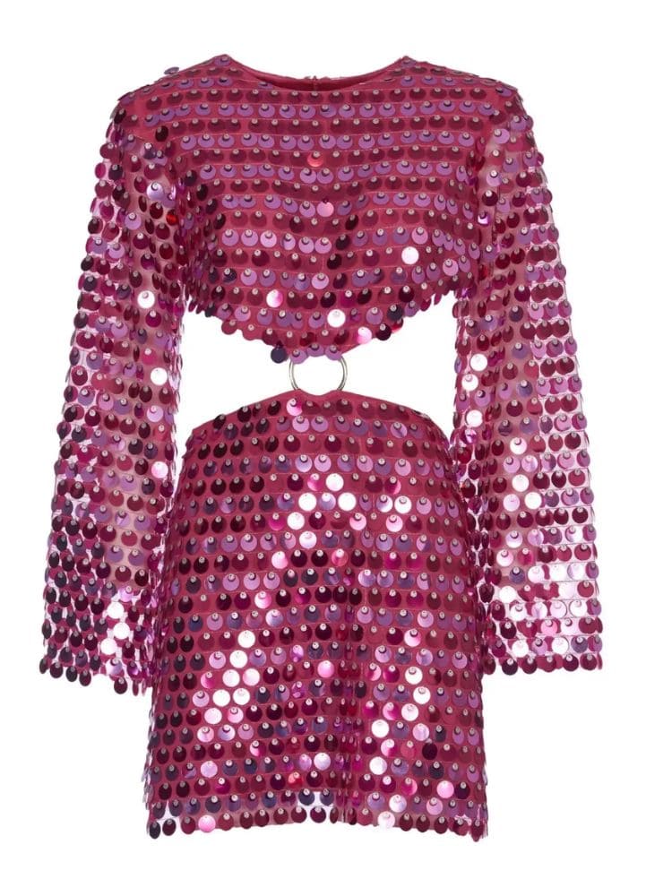 Corpo inteiro com vestido rosa curto em paetês, ideal para festas – Moda Origem