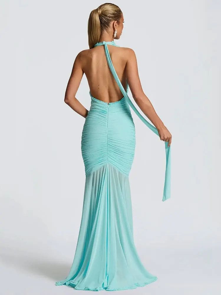 Detalhe das costas nuas com amarração do vestido azul claro Moda Origem, visual moderno e elegante