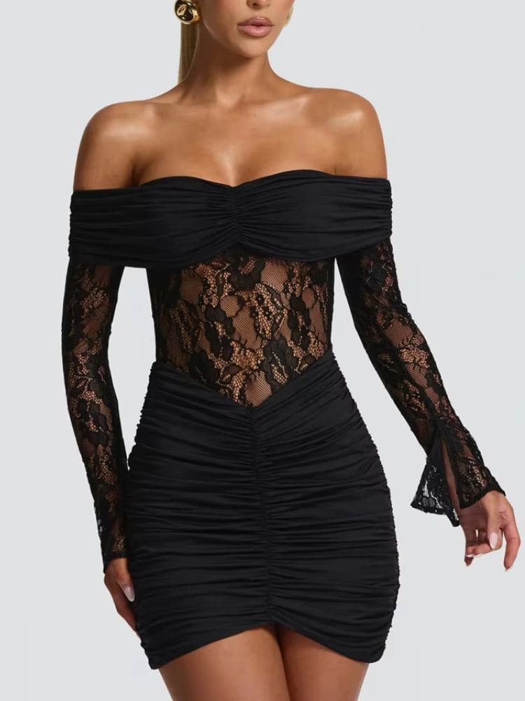 Detalhe do plissado no busto e na saia do Vestido de Festa Curto Preto, Moda Origem