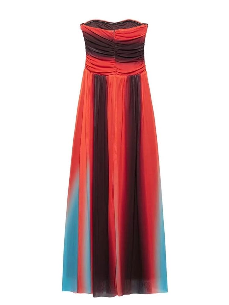 Modelo mostrando as costas do Vestido Laranja Tomara que Caia Verão 2026, com caimento elegante e detalhes do corte – Moda Origem