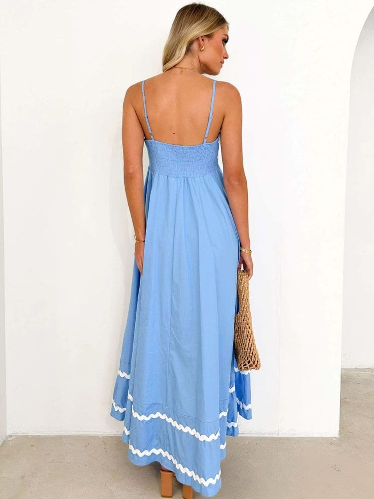 Vestido longo azul, costas evidenciando caimento perfeito e conforto térmico – Moda Origem