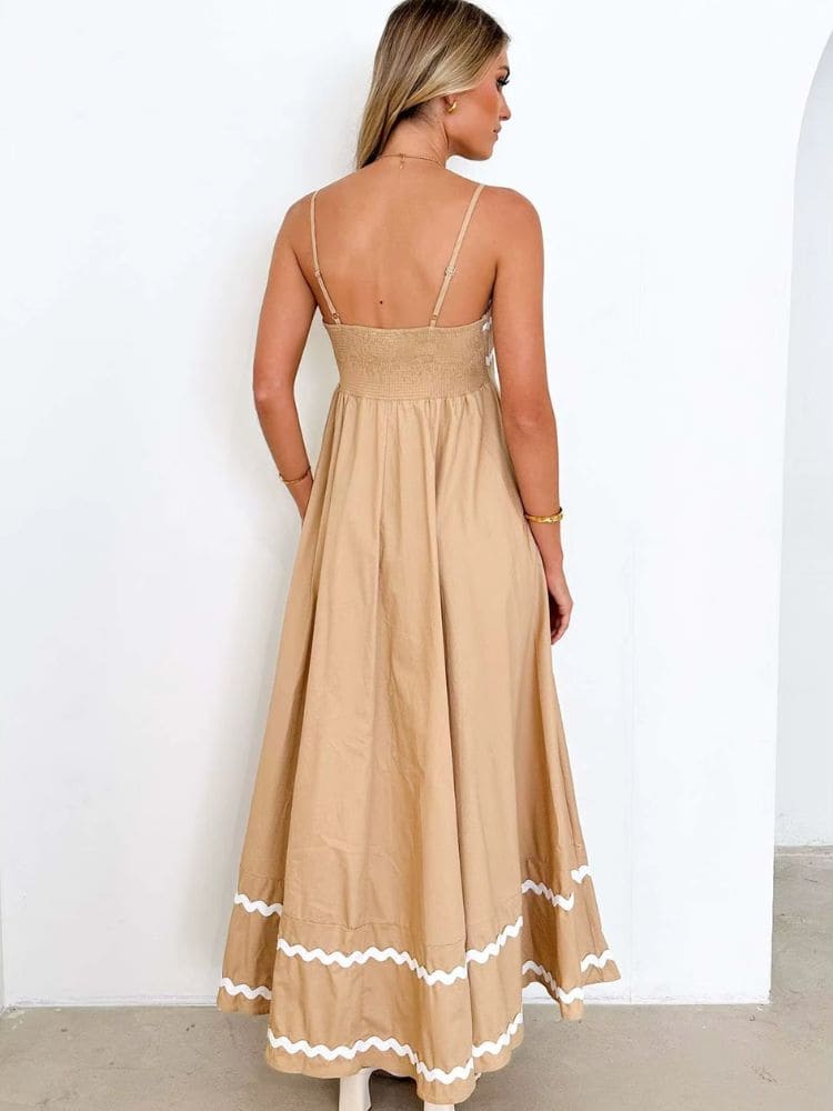 Vestido longo Bege, costas mostrando alças ajustáveis e design sofisticado – Moda Origem