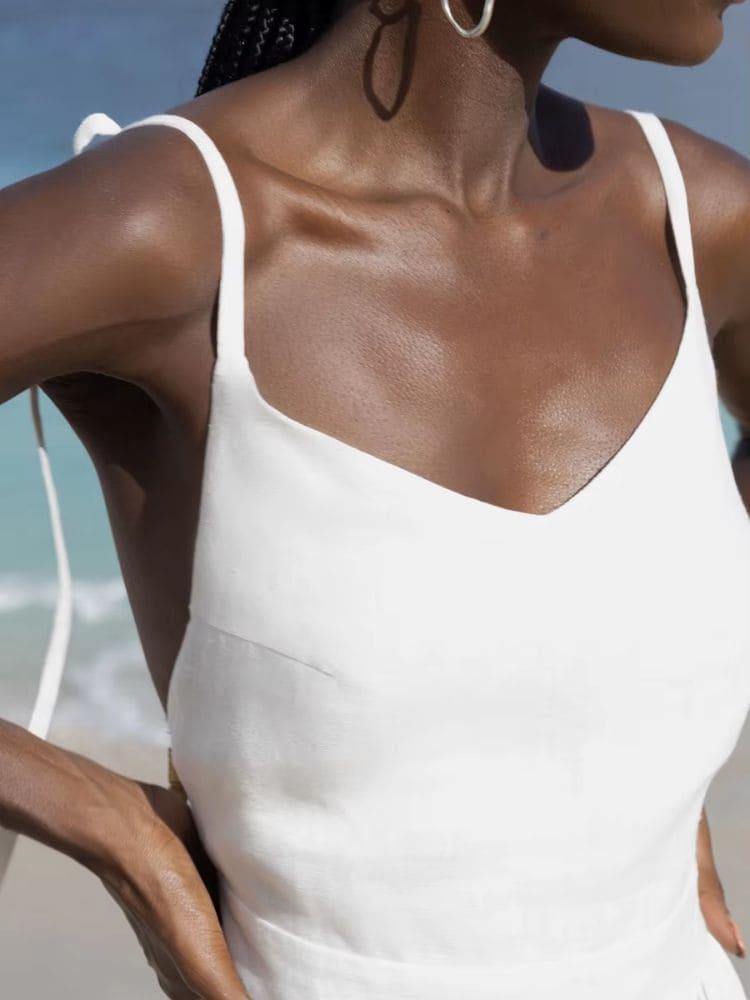 Vestido longo boho branco com decote V delicado – Moda Origem