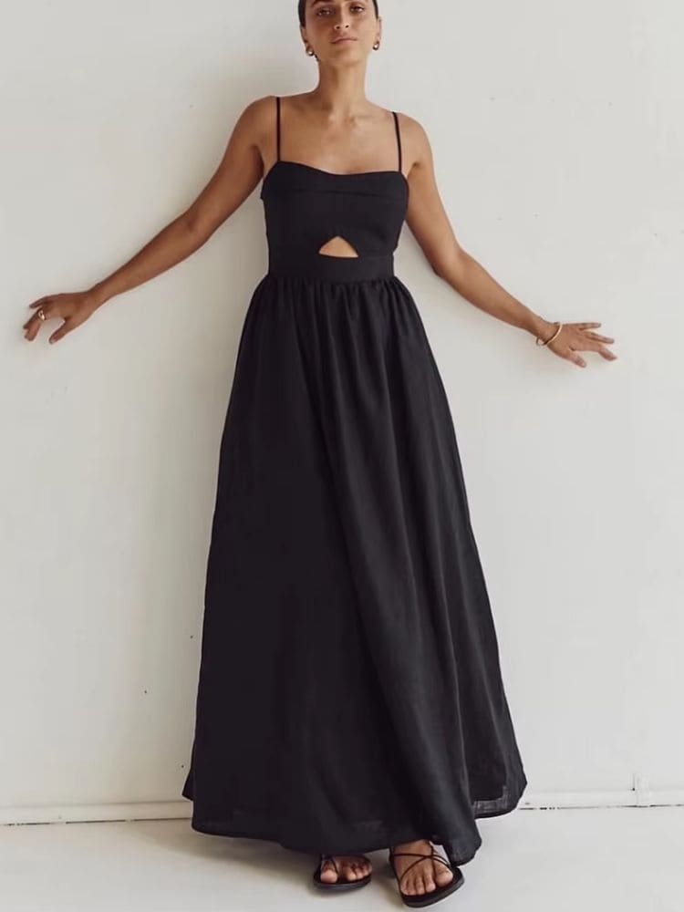 Modelo usando vestido longo feminino preto de algodão, vista frontal – Moda Origem