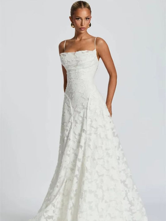 Vestido longo de renda floral branco com alça fina – vista frontal – Moda Origem